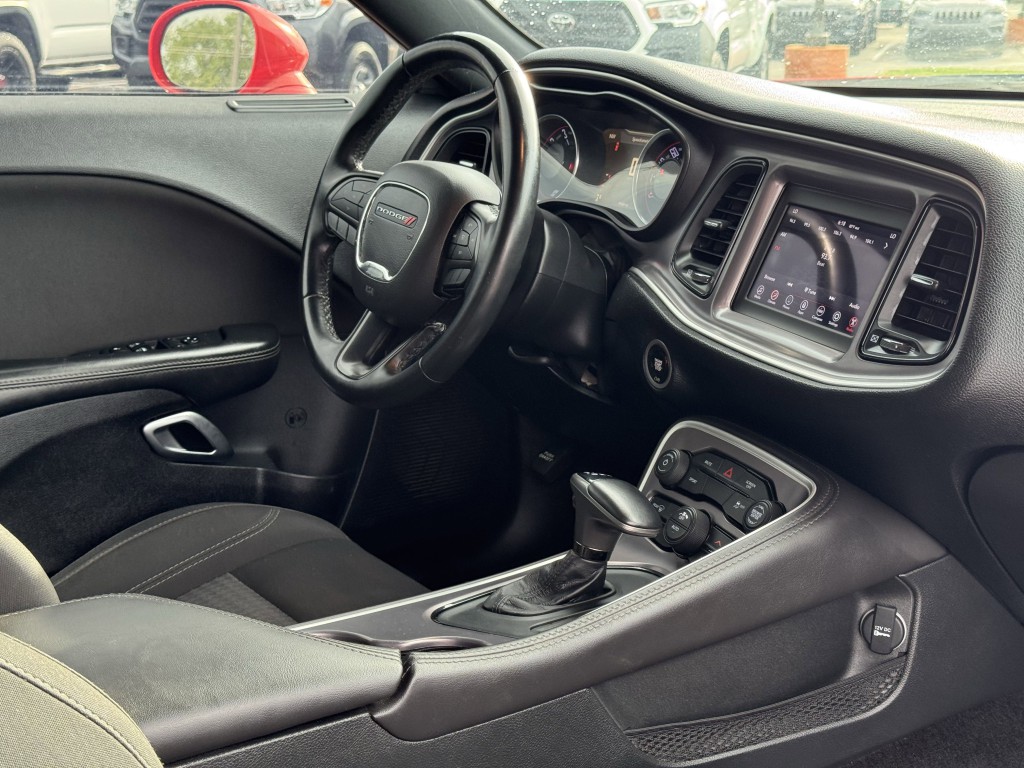 2019 Dodge Challenger Image 11