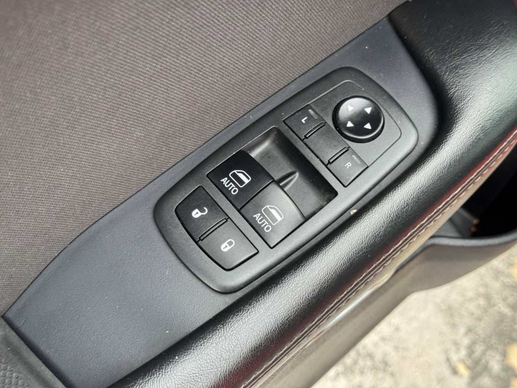 2019 Dodge Challenger Image 17