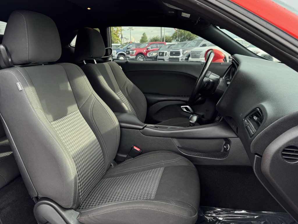 2019 Dodge Challenger Image 19