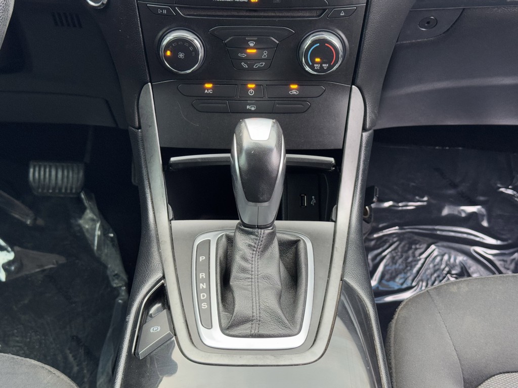 2017 Ford Edge Image 21