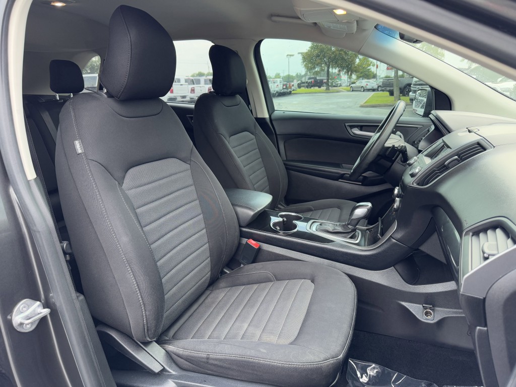 2017 Ford Edge Image 25