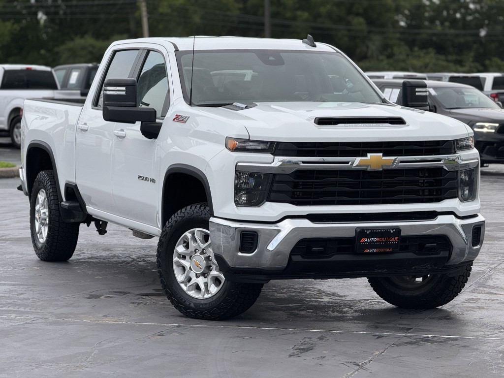 2024 Chevrolet Silverado 1500 Image 3
