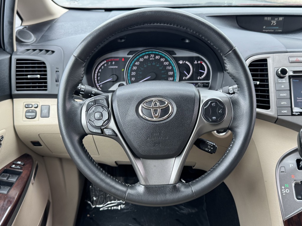 2015 Toyota Venza Image 16