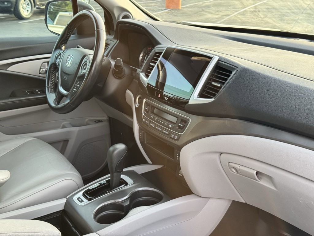 2017 Honda Pilot Image 13