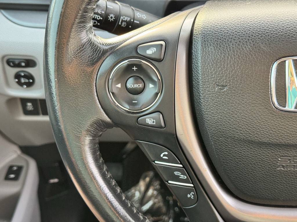 2017 Honda Pilot Image 16