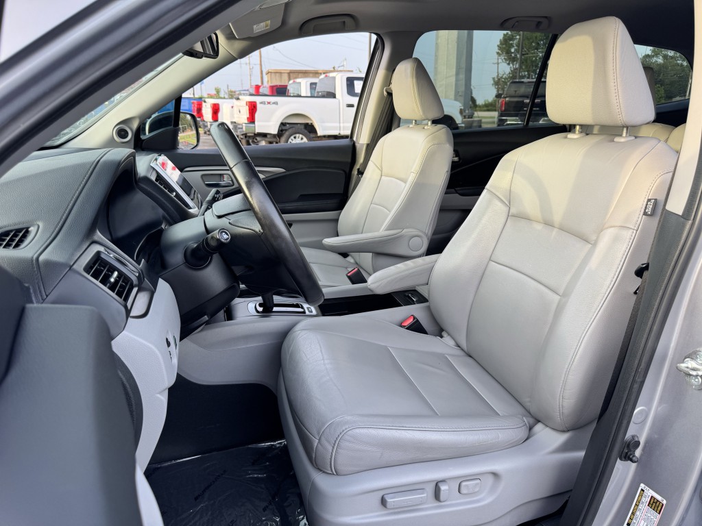 2017 Honda Pilot Image 24