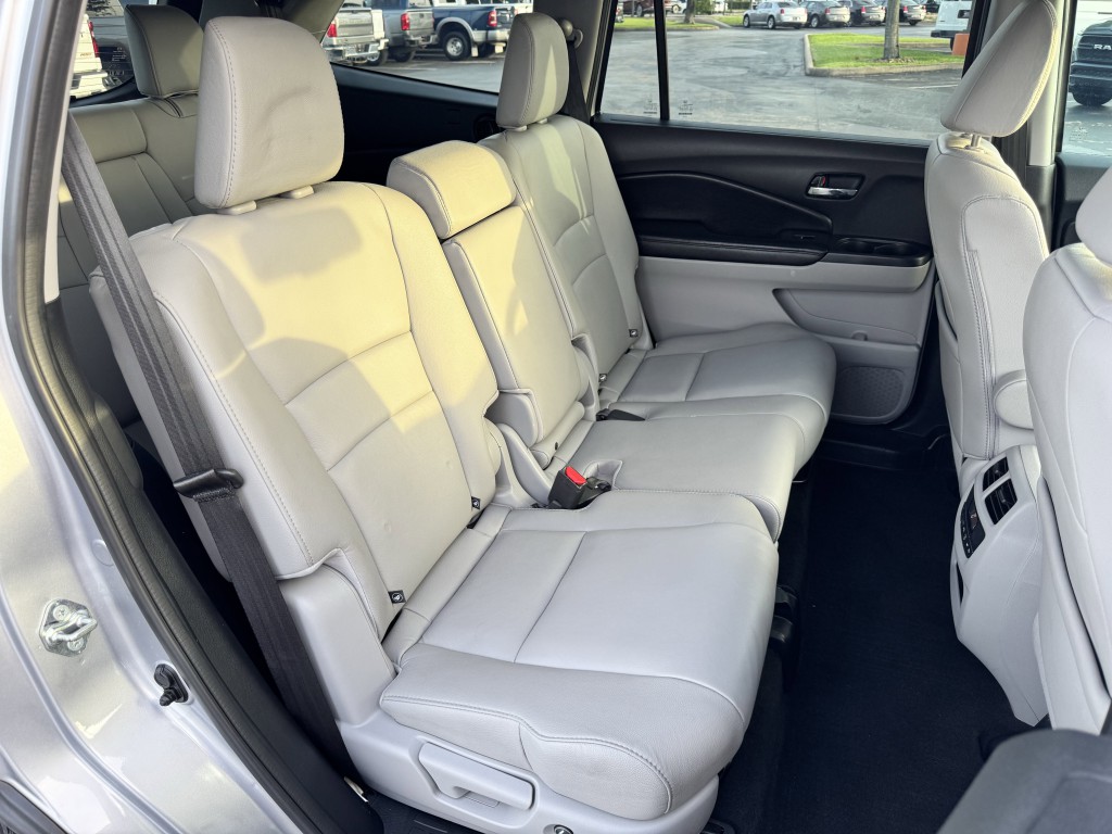 2017 Honda Pilot Image 26