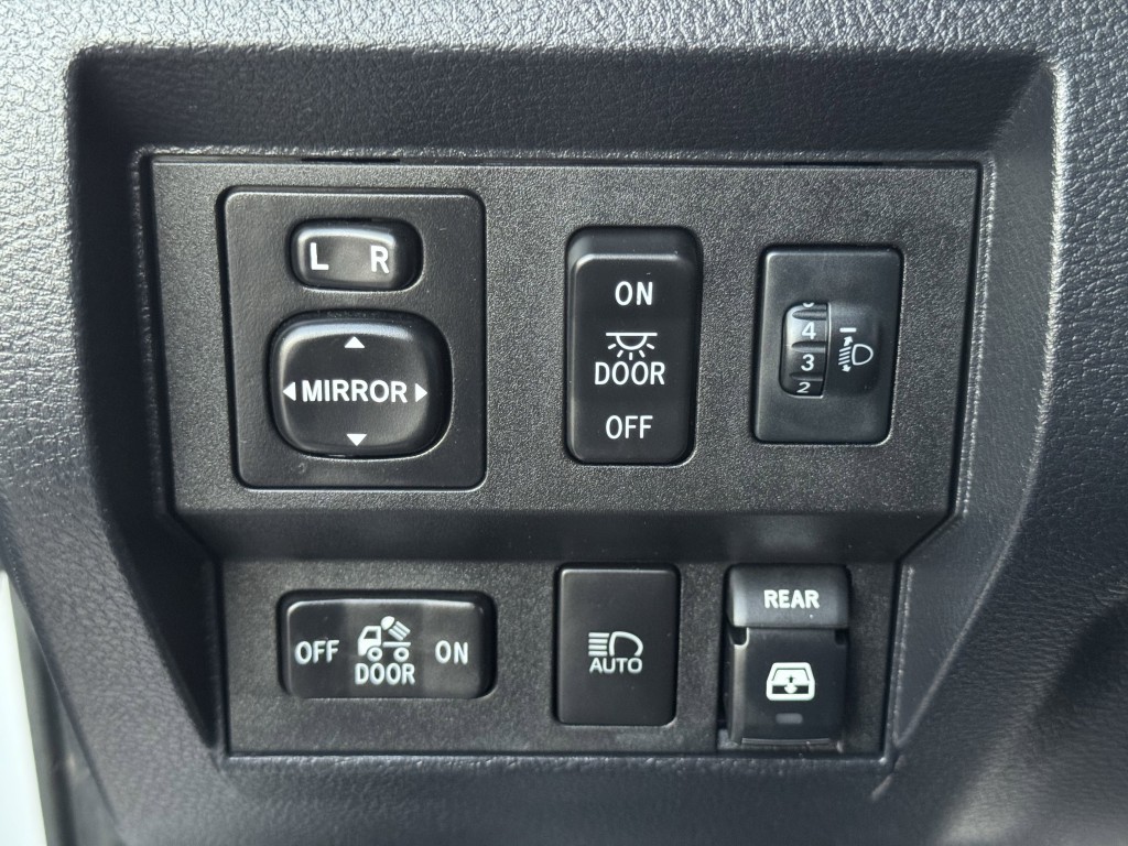 2018 Toyota Tundra Image 24