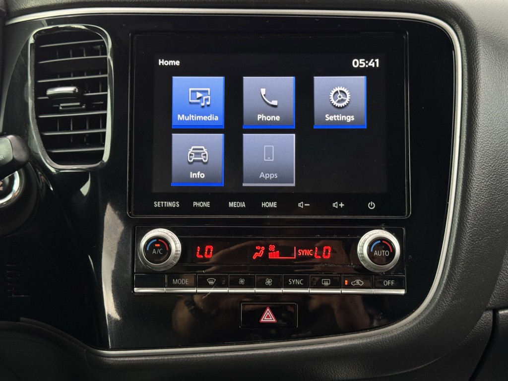 2020 Mitsubishi Outlander Image 16