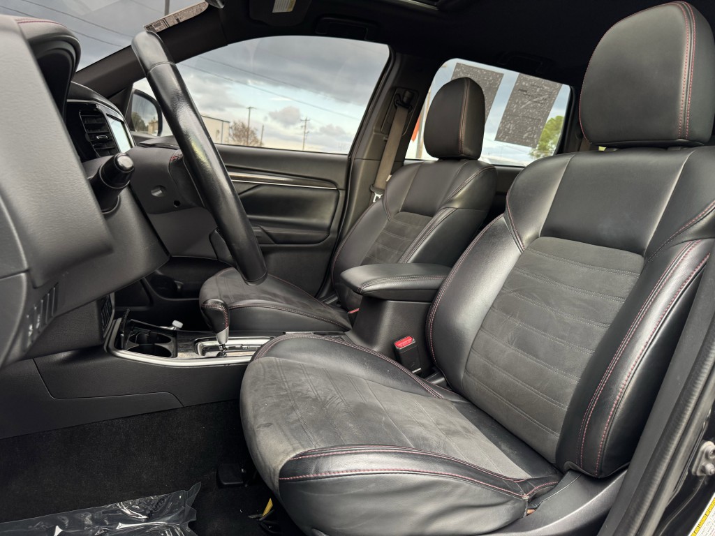 2020 Mitsubishi Outlander Image 21