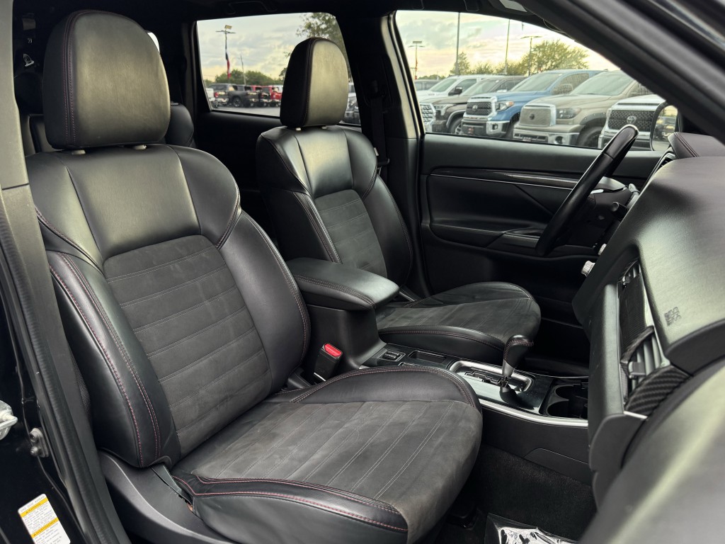 2020 Mitsubishi Outlander Image 22