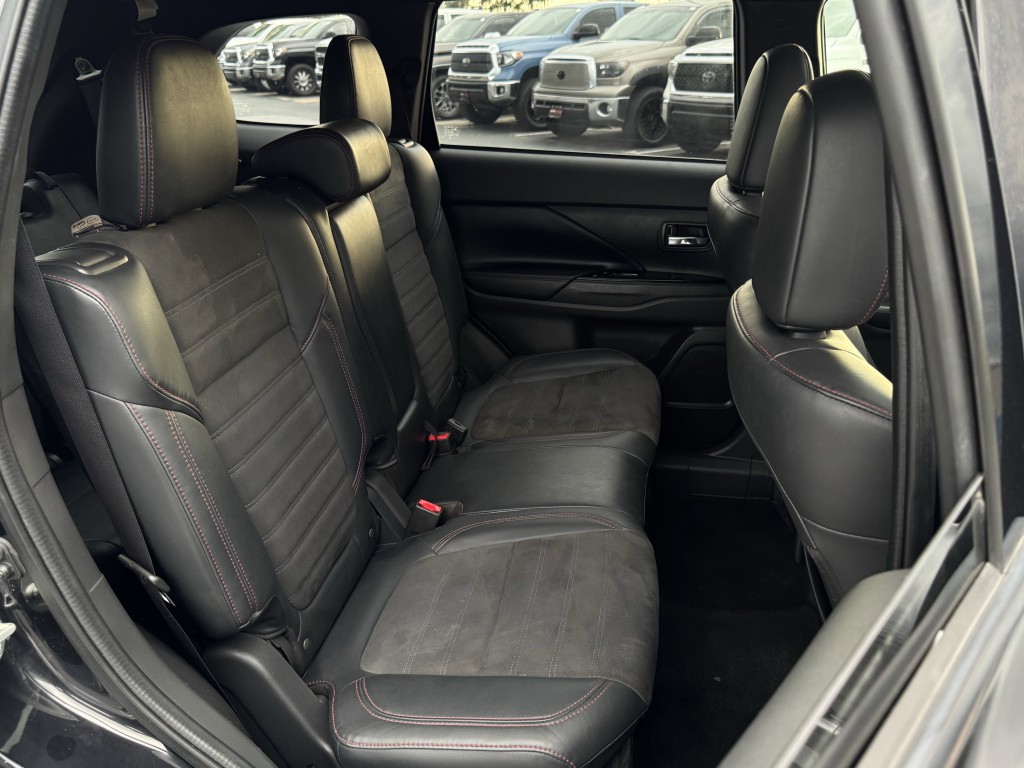 2020 Mitsubishi Outlander Image 23
