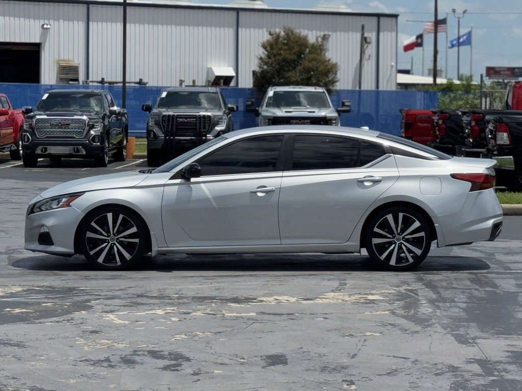 2020 Nissan Altima Image 8