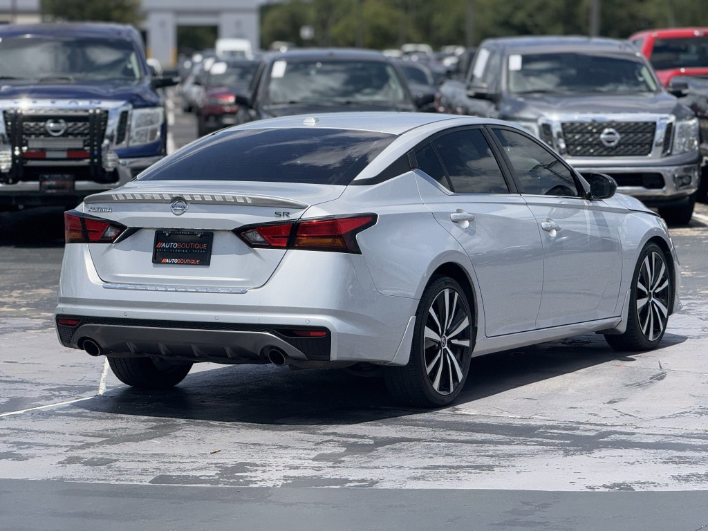 2020 Nissan Altima Image 10