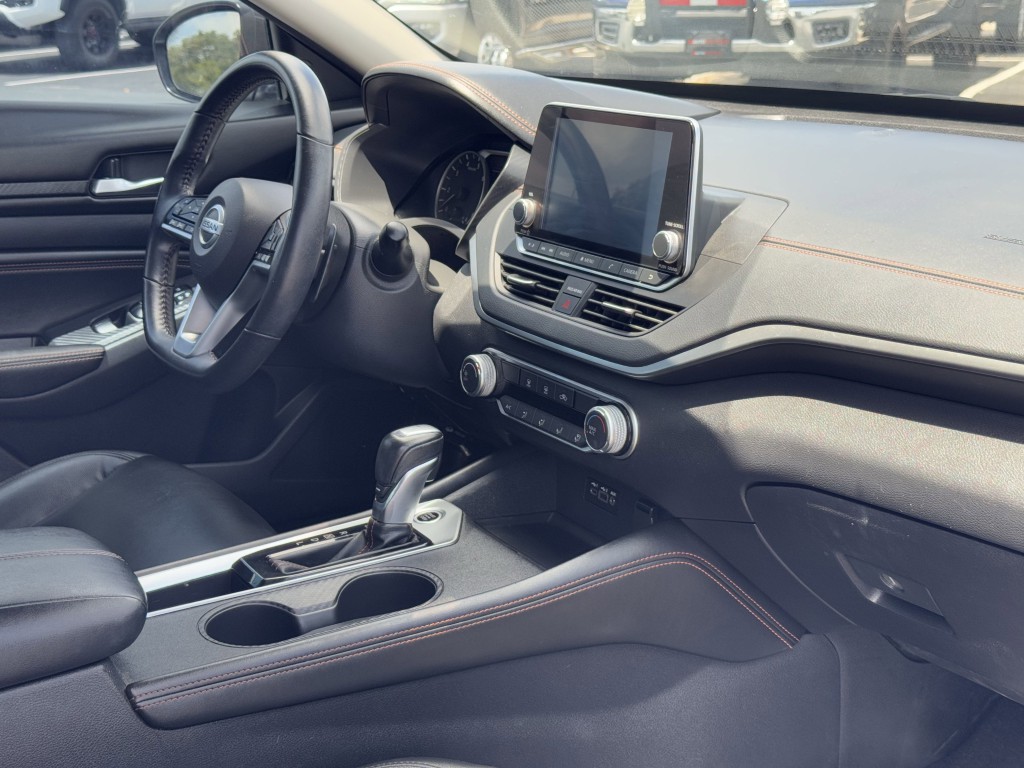 2020 Nissan Altima Image 13