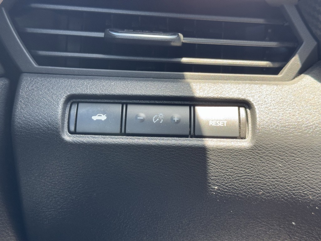 2020 Nissan Altima Image 23
