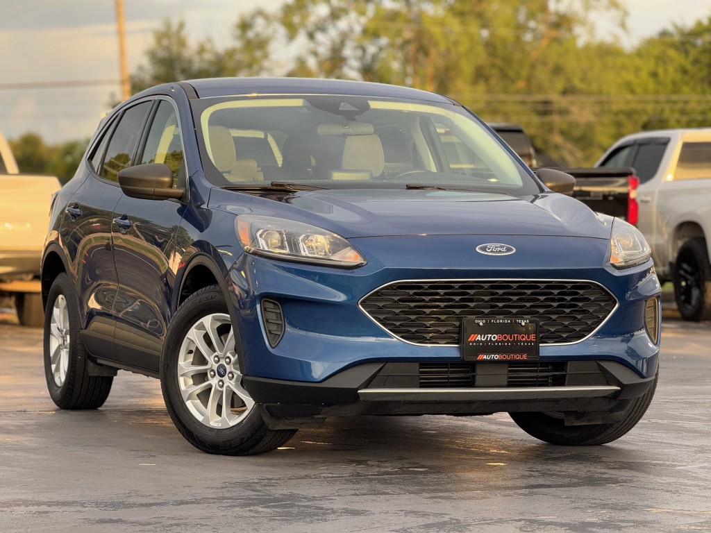 2022 Ford Escape Image 3