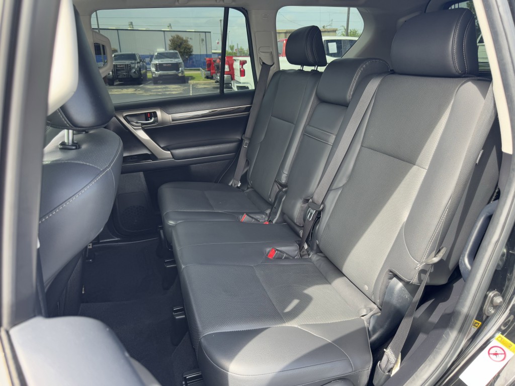 2014 Lexus GX 460 Image 26