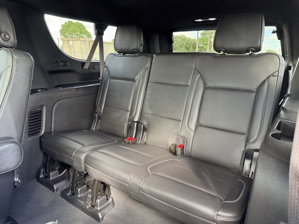 2023 GMC Yukon Image 32