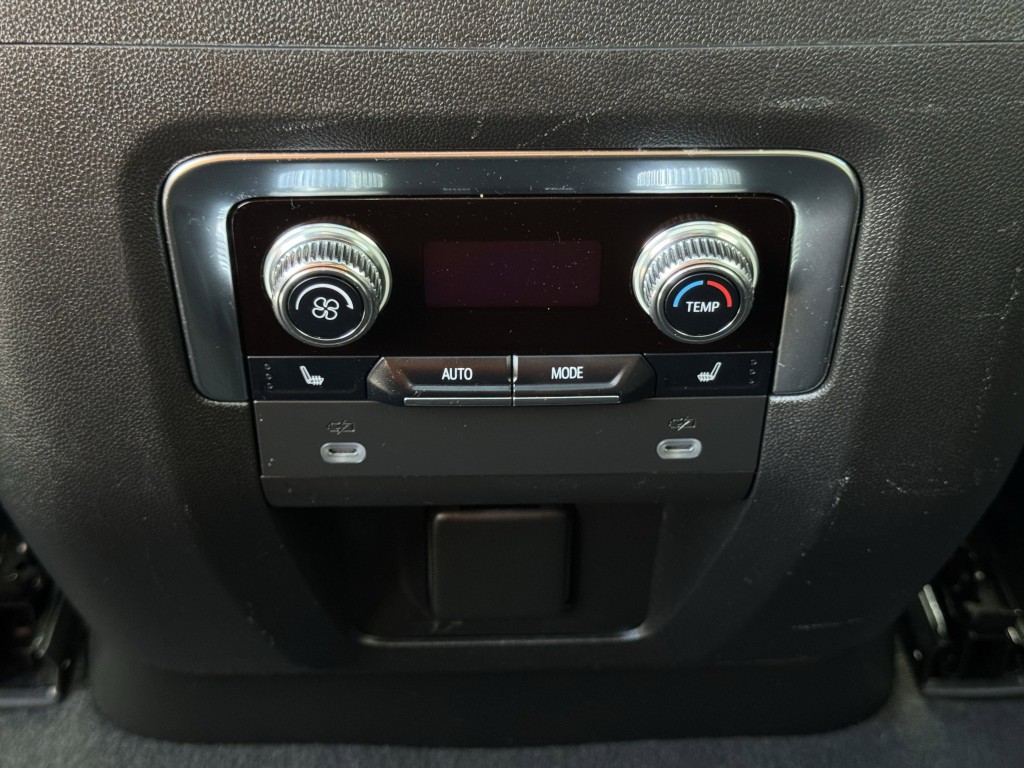 2023 GMC Yukon Image 34