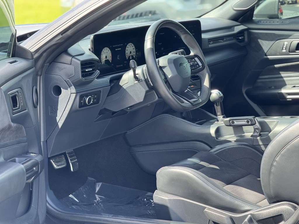 2024 Ford Mustang Image 16