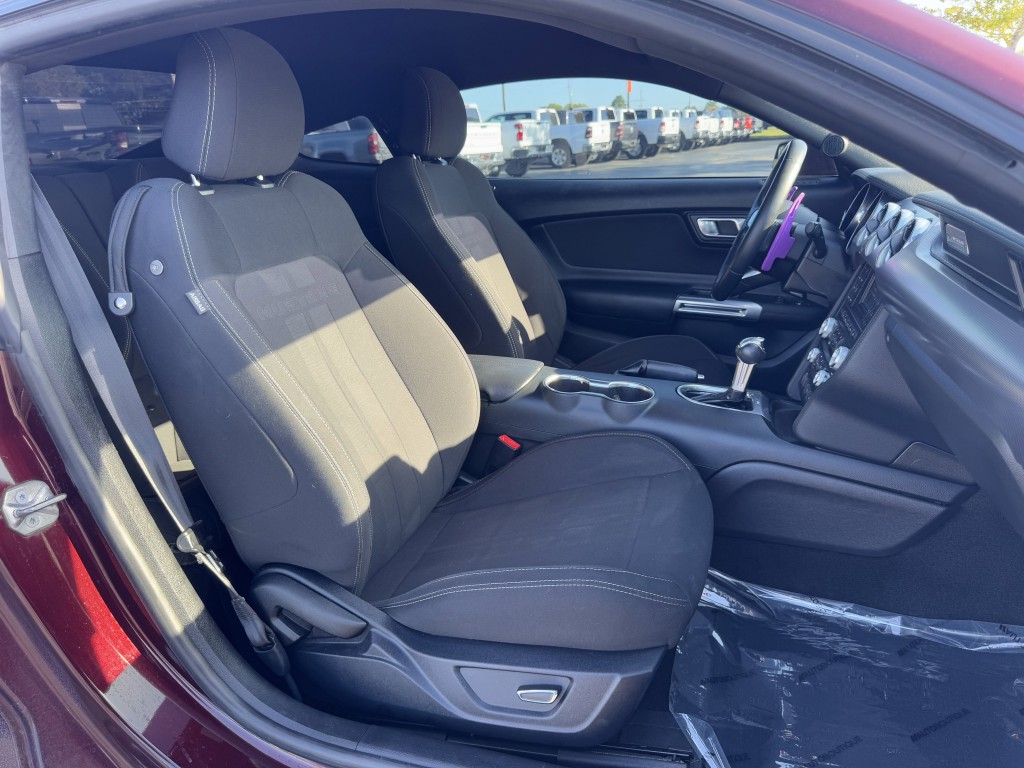 2018 Ford Mustang Image 24