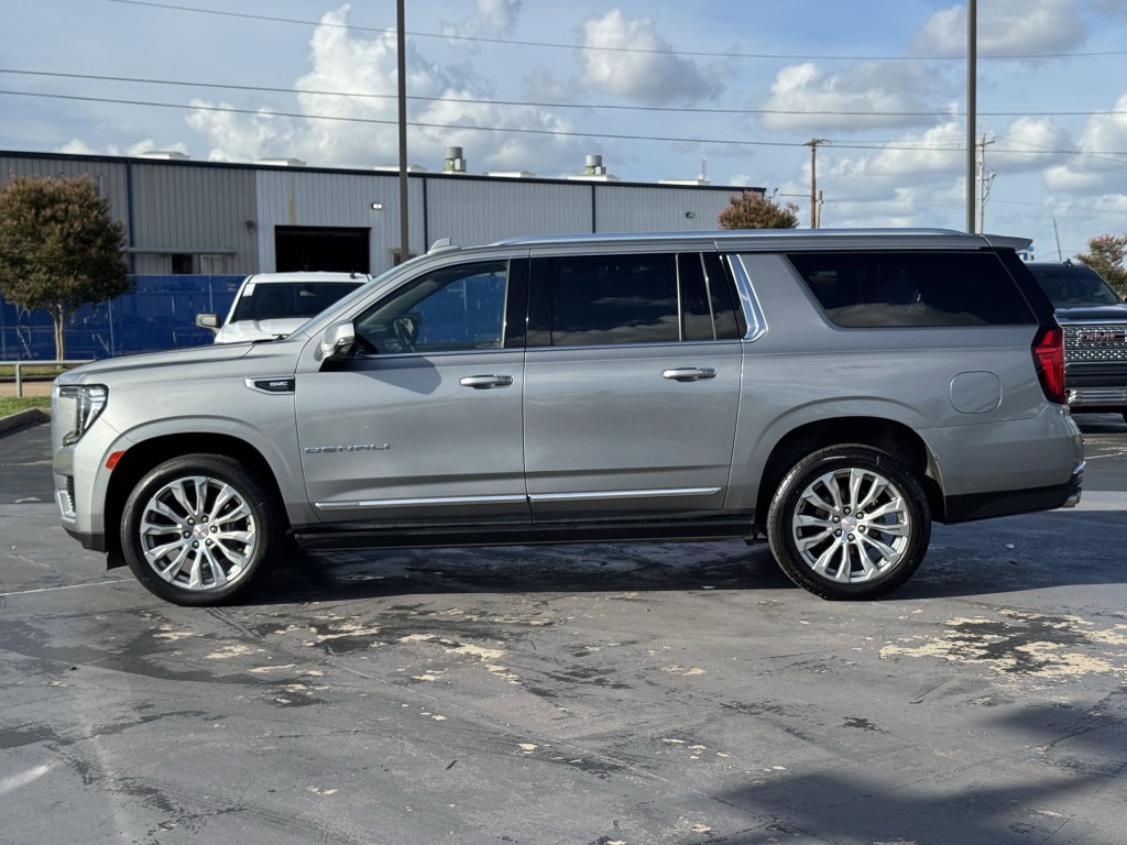 2023 GMC Yukon Image 12