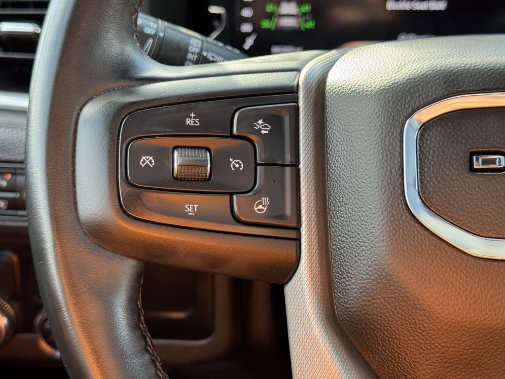 2023 GMC Yukon Image 18