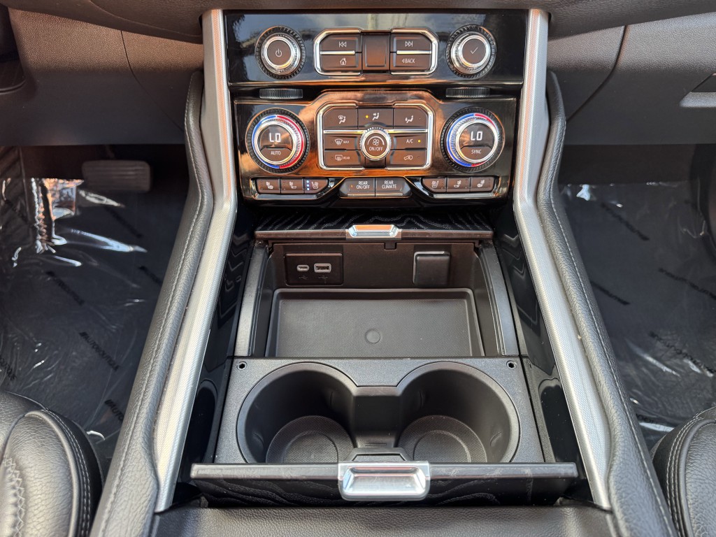 2023 GMC Yukon Image 24