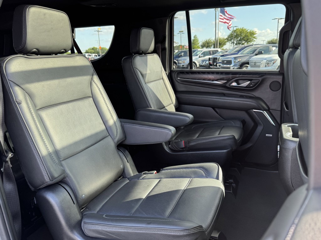 2023 GMC Yukon Image 30