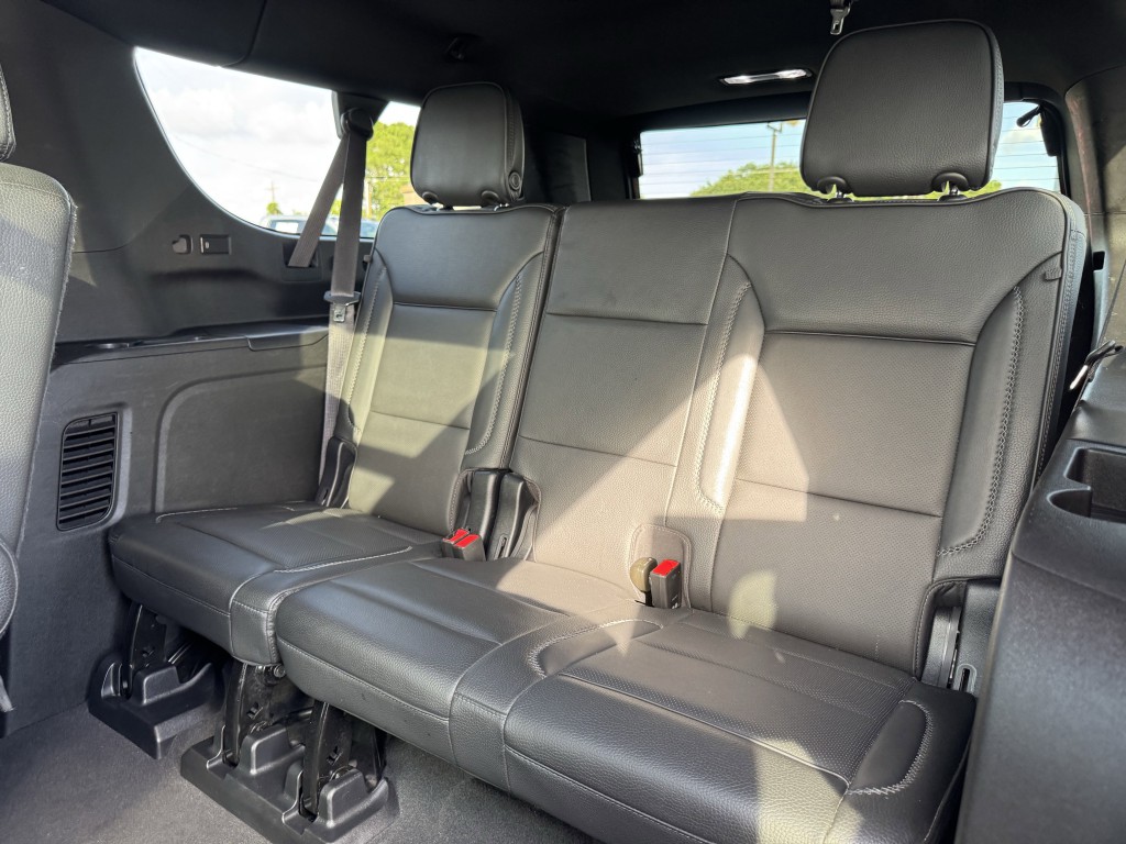 2023 GMC Yukon Image 32