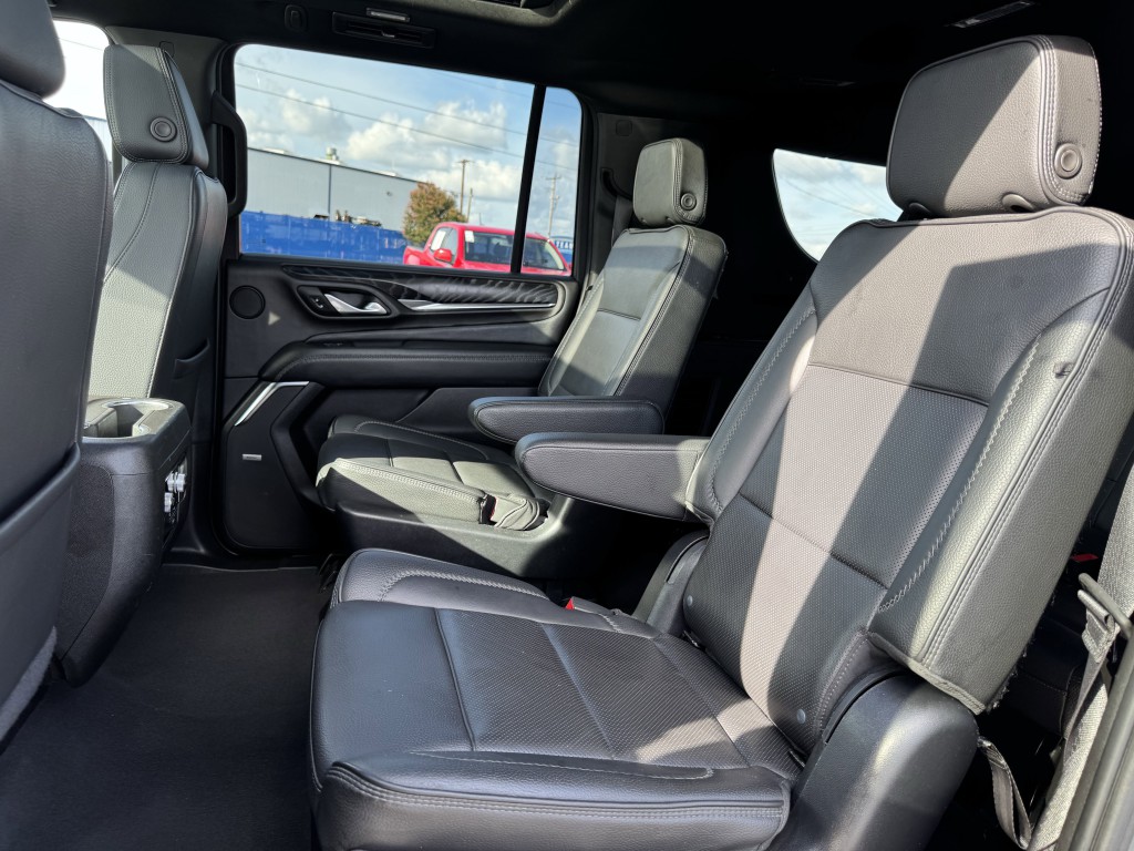 2023 GMC Yukon Image 33