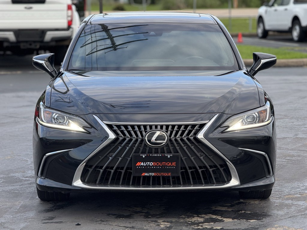 2025 Lexus ES Image 7