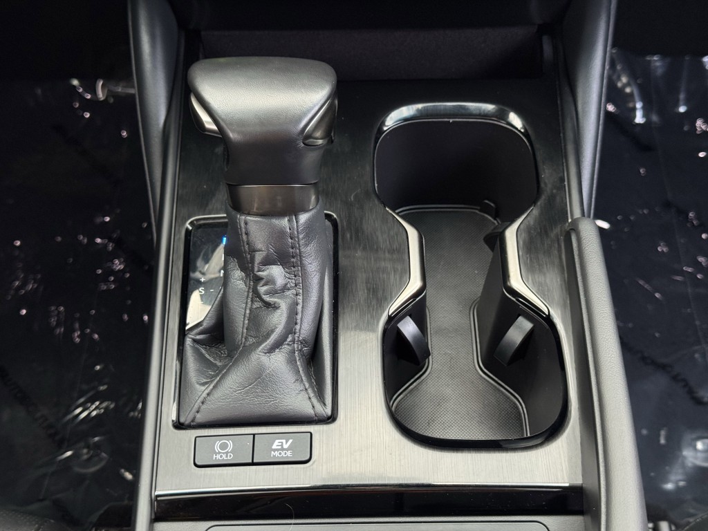 2025 Lexus ES Image 23