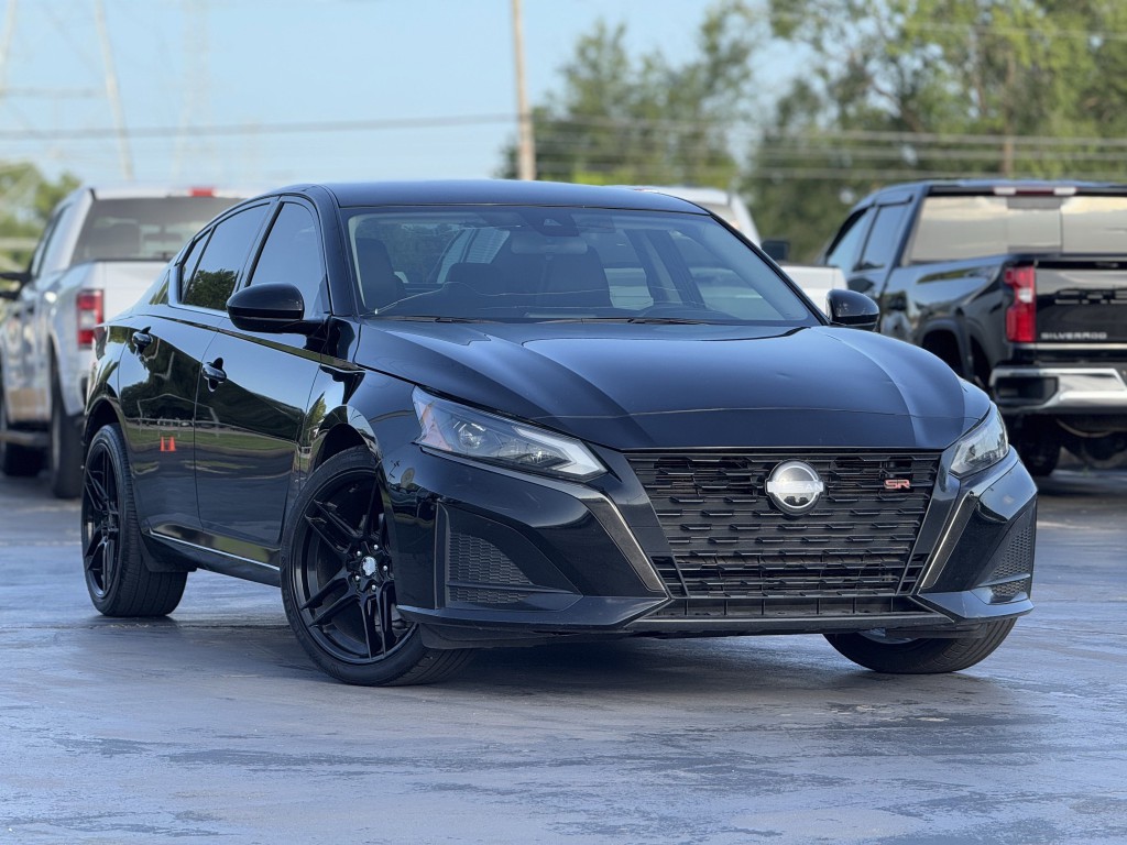 2023 Nissan Altima Image 3