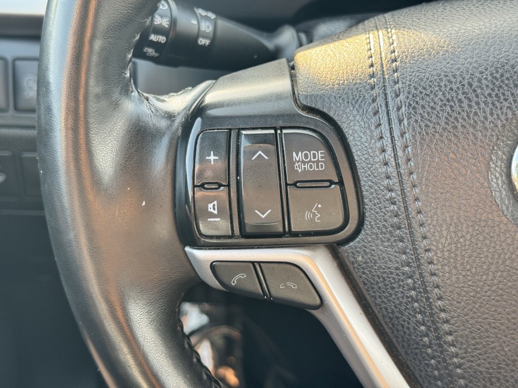 2019 Toyota Highlander Image 16