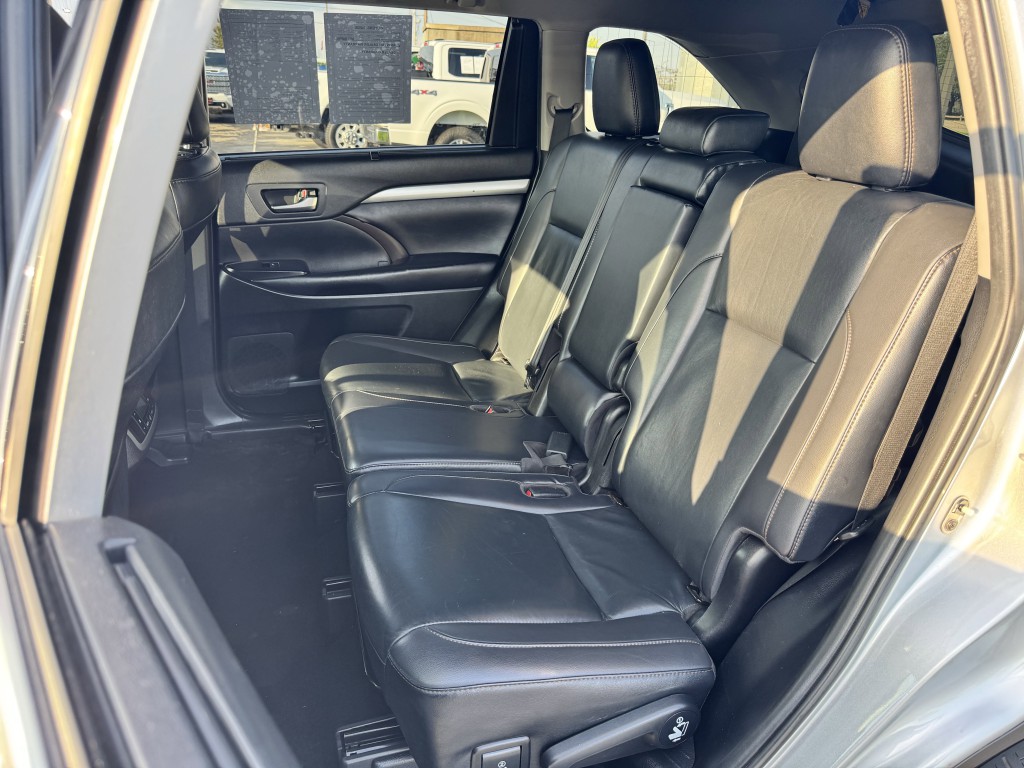 2019 Toyota Highlander Image 28