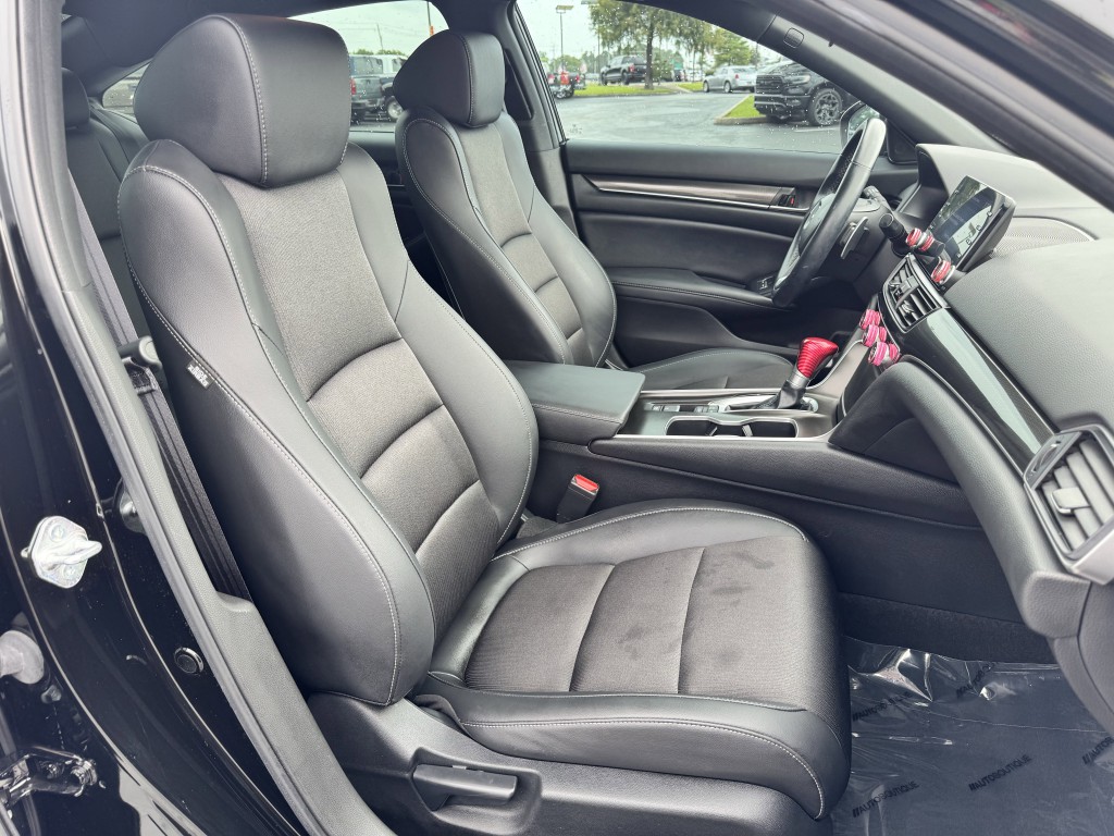 2022 Honda Accord Image 25