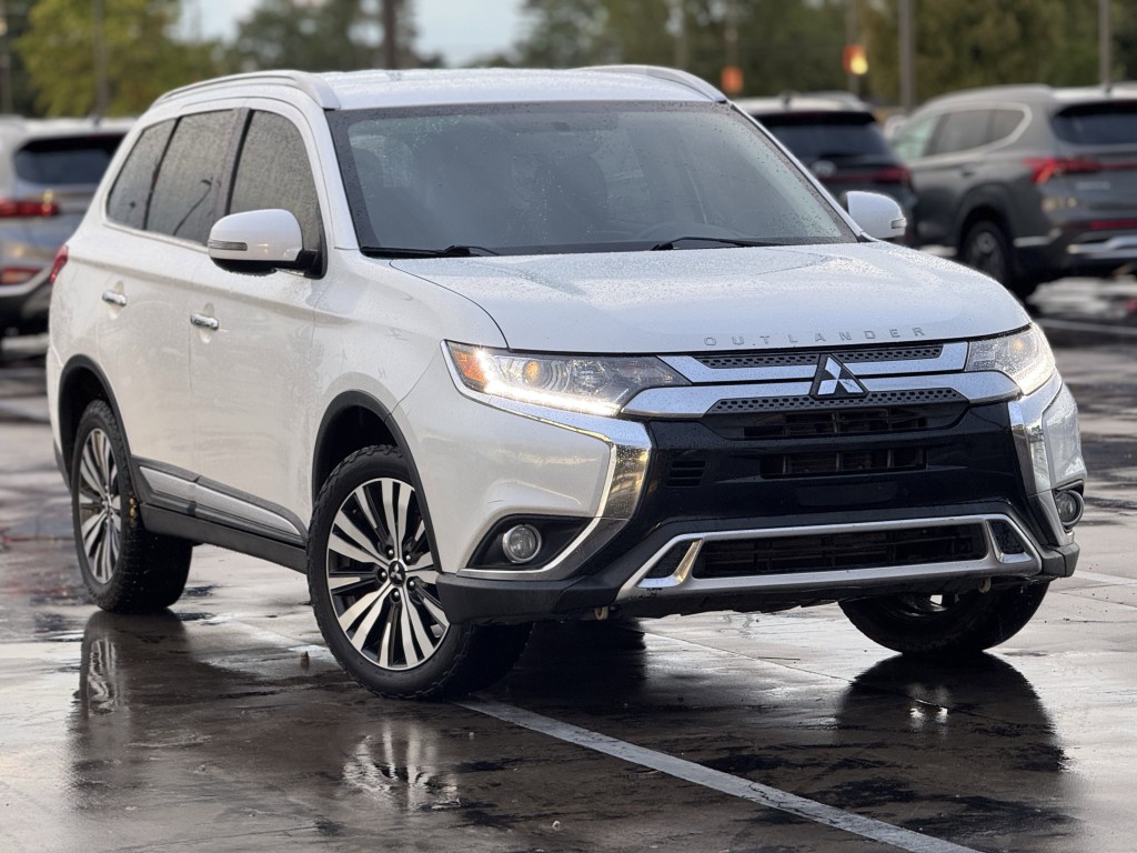 2019 Mitsubishi Outlander Image 3