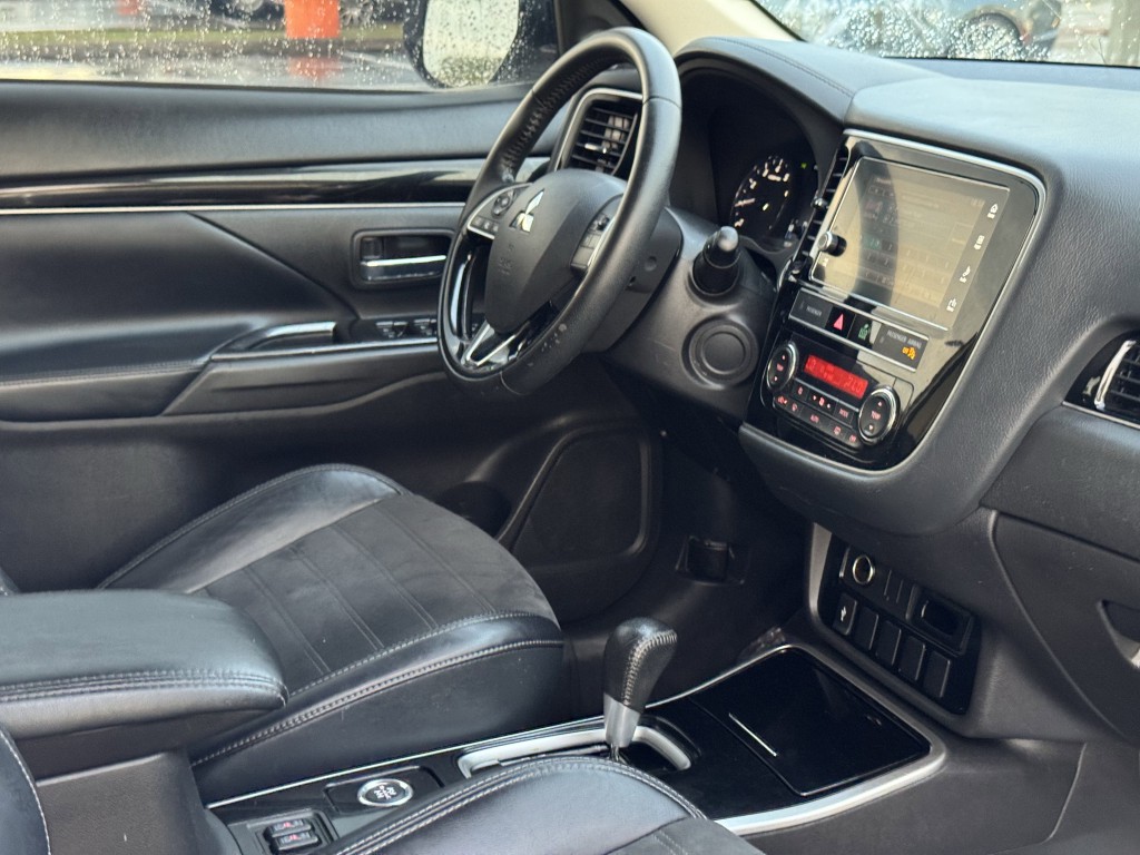 2019 Mitsubishi Outlander Image 13