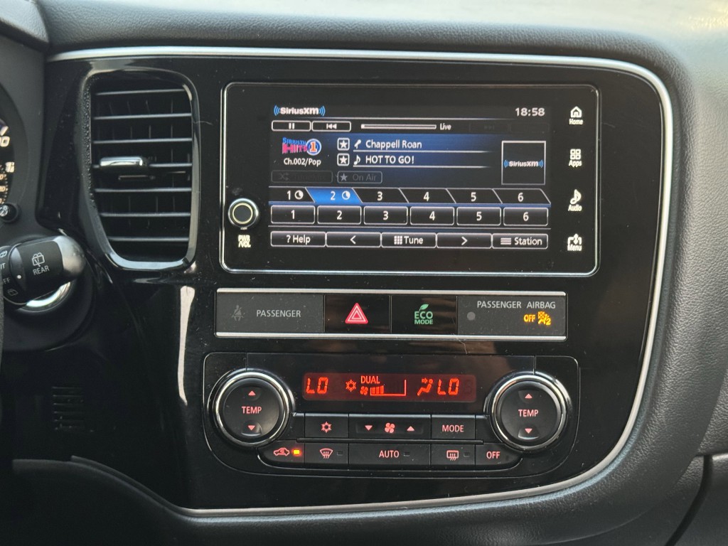 2019 Mitsubishi Outlander Image 17