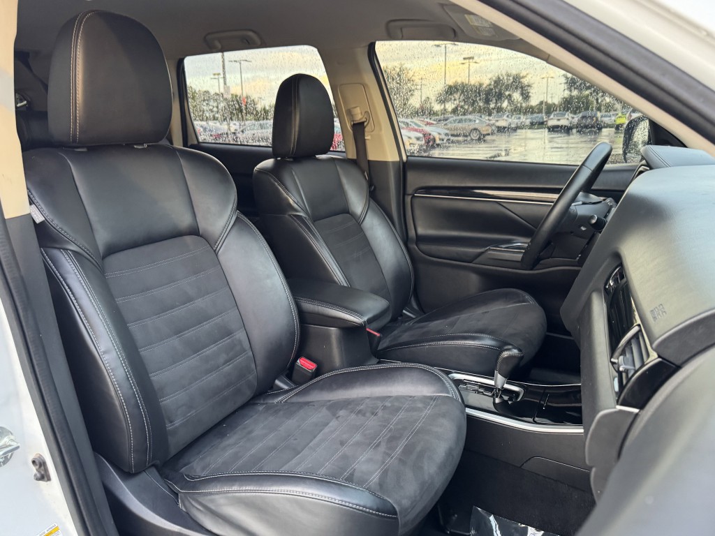 2019 Mitsubishi Outlander Image 22