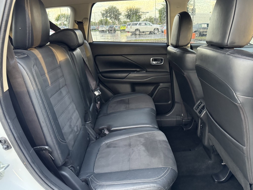 2019 Mitsubishi Outlander Image 23