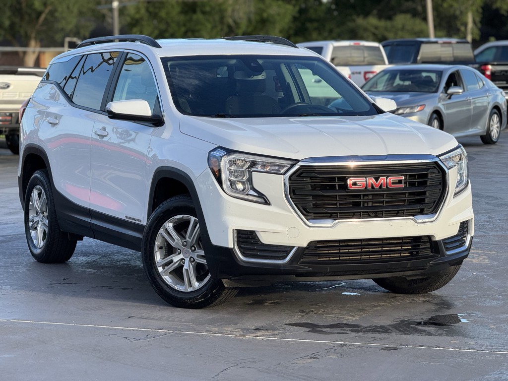 2023 GMC Terrain Image 3