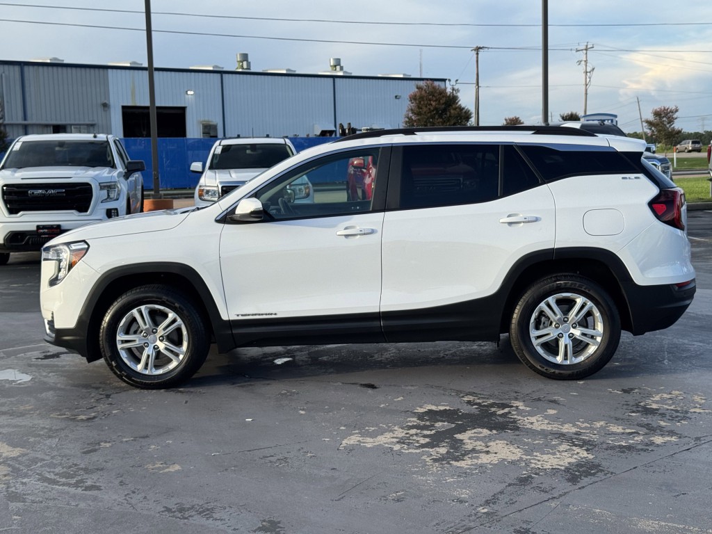 2023 GMC Terrain Image 9