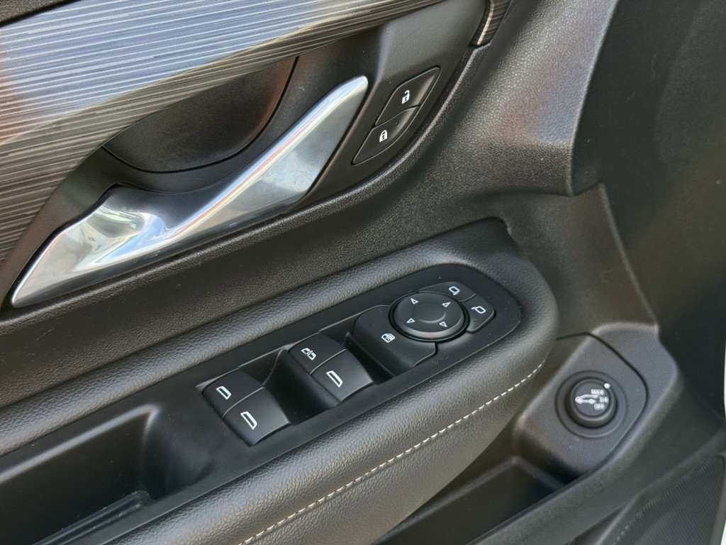 2023 GMC Terrain Image 19