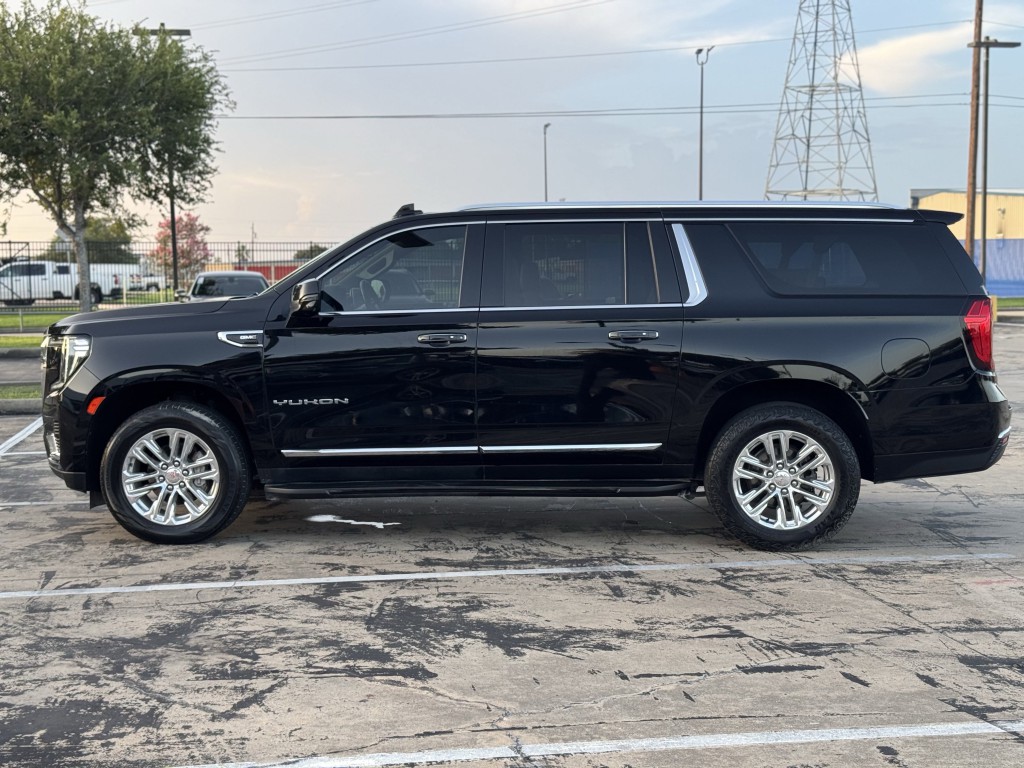 2022 GMC Yukon Image 12