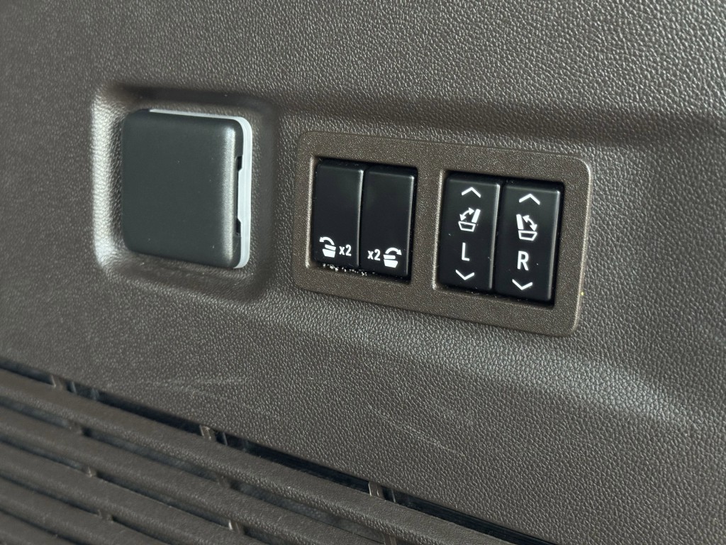 2022 GMC Yukon Image 37