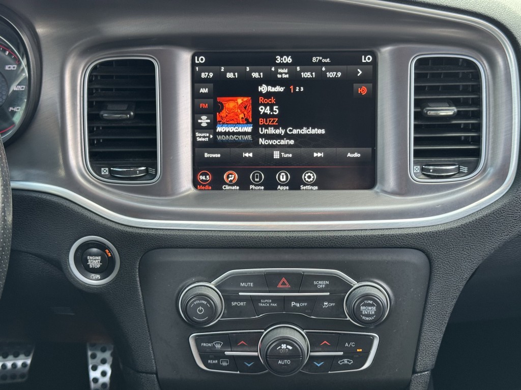 2022 Dodge Charger Image 16