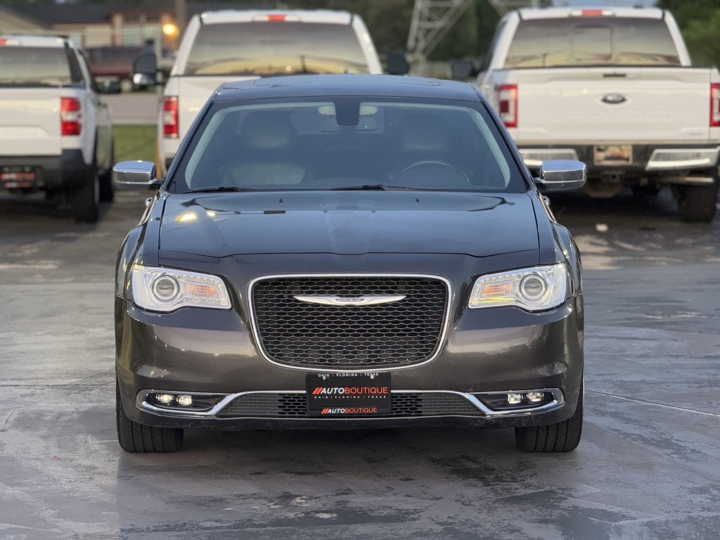 2019 Chrysler 300 Image 5
